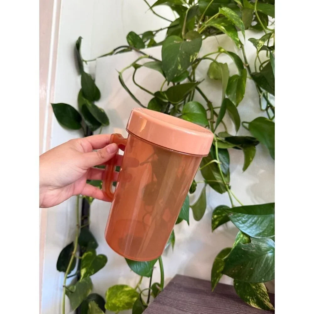 Vintage Peach Plastic Mug with Lid – No Straw